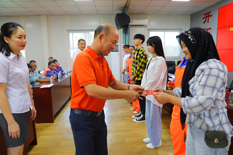 “金秋助學(xué)，圓夢(mèng)明佳！”明佳集團(tuán)黨支部及工會(huì)組織開展愛心助學(xué)活動(dòng)！